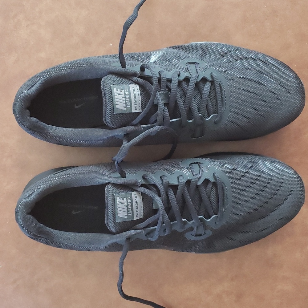 Womens size 11.5 nike training sneakers